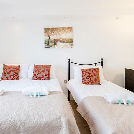 Premium Excel 3 & 2 Bedrooms Лондон Экстерьер фото