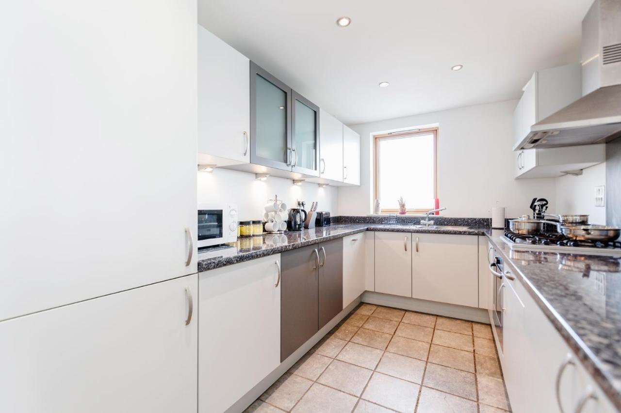 Premium Excel 3 & 2 Bedrooms Лондон Экстерьер фото